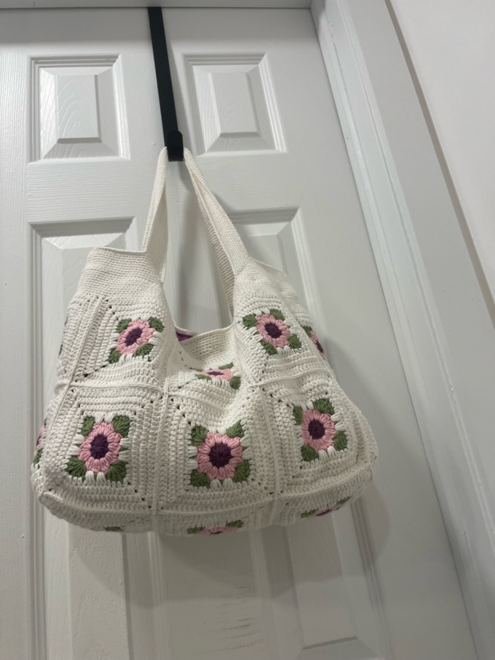 Cream Crochet Shoulder Bag with Pink Floral Squares so adorable! 😍 - Picture 7 of 16